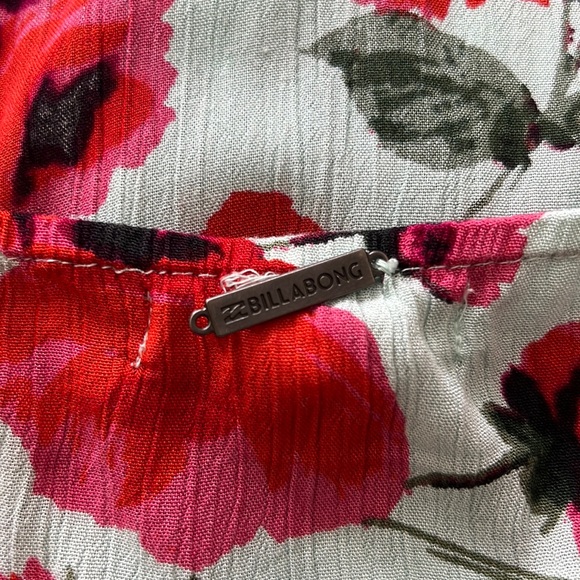 Billabong floral halter top - Picture 2 of 4